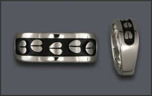 Silver Deer Track Carved Silhouette Wedding Band